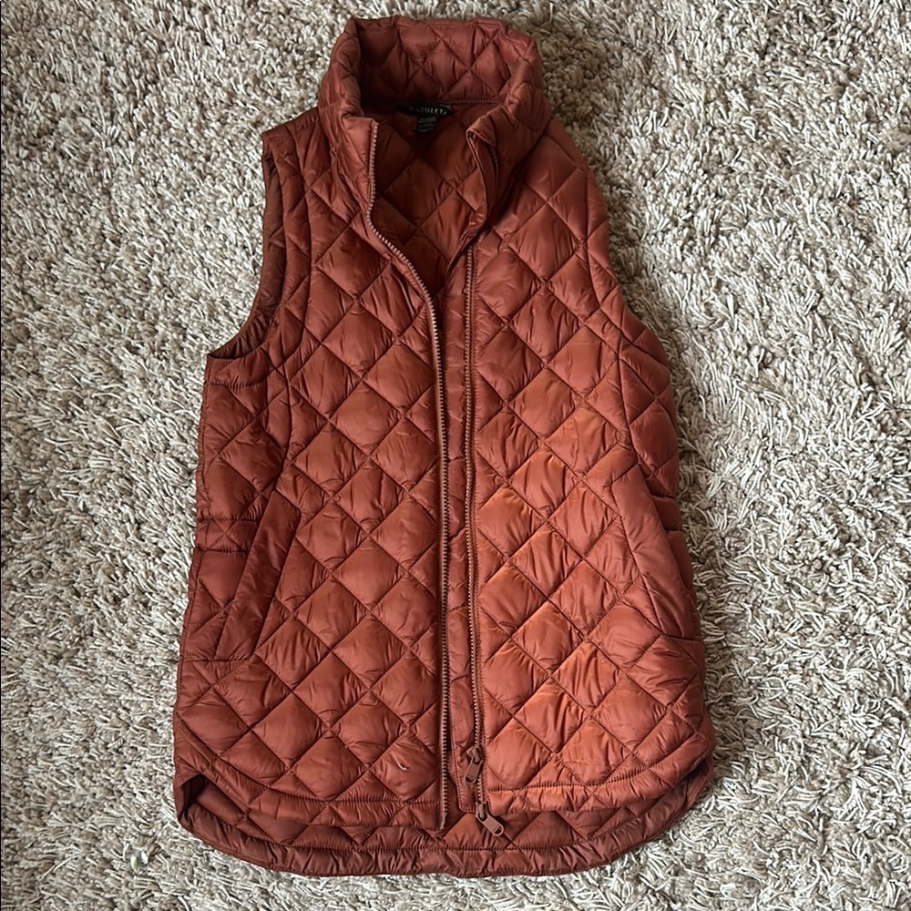 Athleta women’s Quilted Vest in Rust